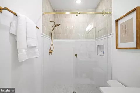 Bath - 217 16th St NE #6, Washington, DC 20002 photo 4 of 4