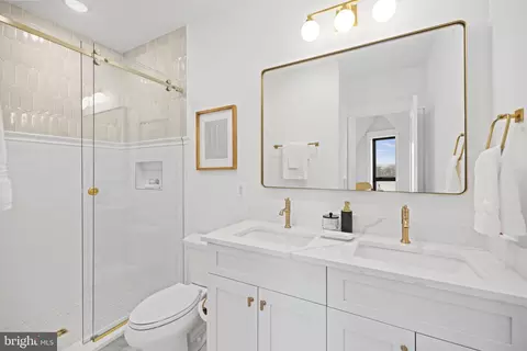 Bath - 217 16th St NE #6, Washington, DC 20002 photo 3 of 4