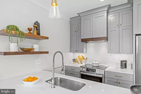Kitchen - 217 16th St NE #9, Washington, DC 20002 photo 3 of 5