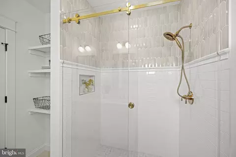 Bath - 217 16th St NE #9, Washington, DC 20002 photo 4 of 4