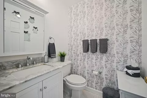 Bath - 2901 34th St NW, Washington, DC 20008 photo 6 of 8
