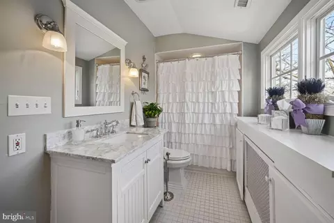 Bath - 2901 34th St NW, Washington, DC 20008 photo 5 of 8