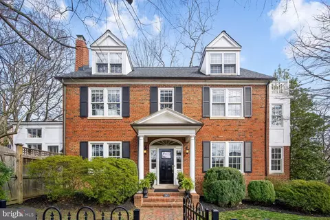 2901 34th St NW, Washington, DC 20008