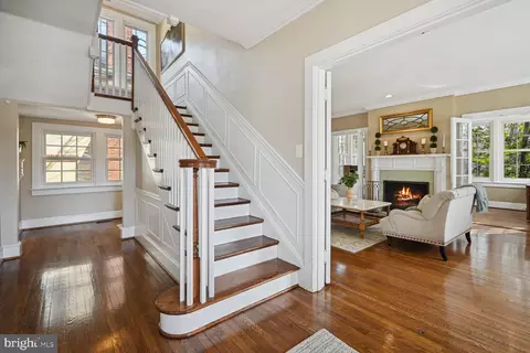 Entry Way - 2901 34th St NW, Washington, DC 20008 photo 2 of 6