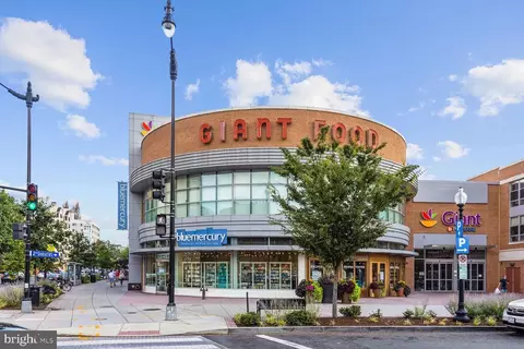 View/Area - 2901 34th St NW, Washington, DC 20008 photo 2 of 5