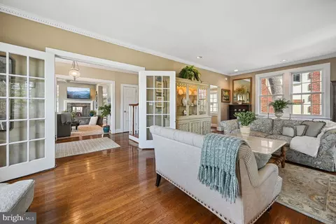 Living - 2901 34th St NW, Washington, DC 20008 photo 4 of 8