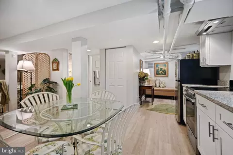 Dining - 2901 34th St NW, Washington, DC 20008 photo 4 of 4