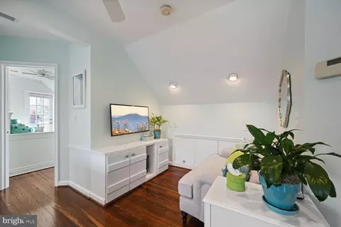 Living - 2901 34th St NW, Washington, DC 20008 photo 8 of 8