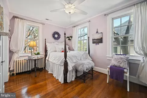 Bedroom - 2901 34th St NW, Washington, DC 20008 photo 11 of 19