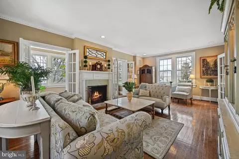 Living - 2901 34th St NW, Washington, DC 20008 photo 3 of 8