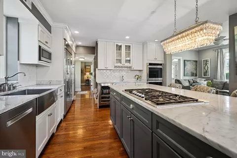 Kitchen - 2901 34th St NW, Washington, DC 20008 photo 4 of 7
