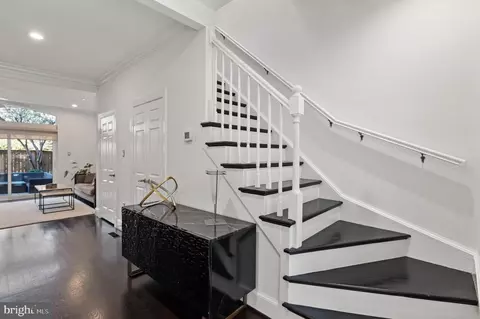 3936 Georgetown Ct NW, Washington, DC 20007 photo 4