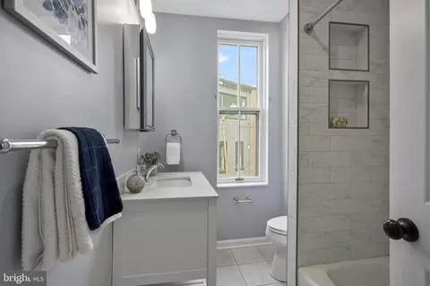 Bath - 119 13th St SE, Washington, DC 20003 photo 3 of 6