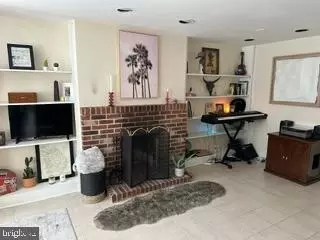 Living - 119 13th St SE, Washington, DC 20003 photo 6 of 6