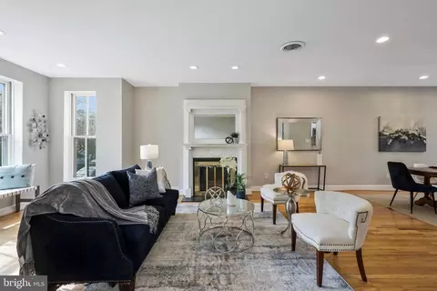 Living - 119 13th St SE, Washington, DC 20003 photo 3 of 6