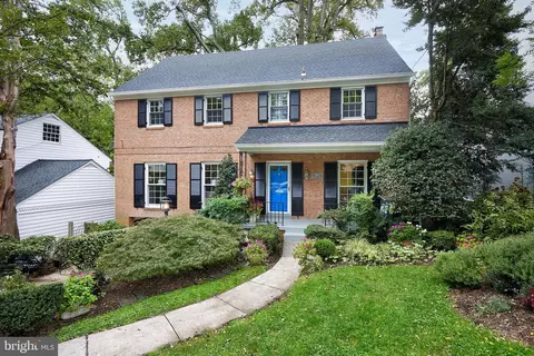 5012 Hawthorne Pl NW, Washington, DC 20016