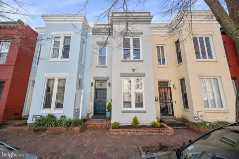 1233 Linden Pl NE, Washington, DC 20002