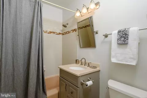 603 Browns Ct SE, Washington, DC 20003 photo 17
