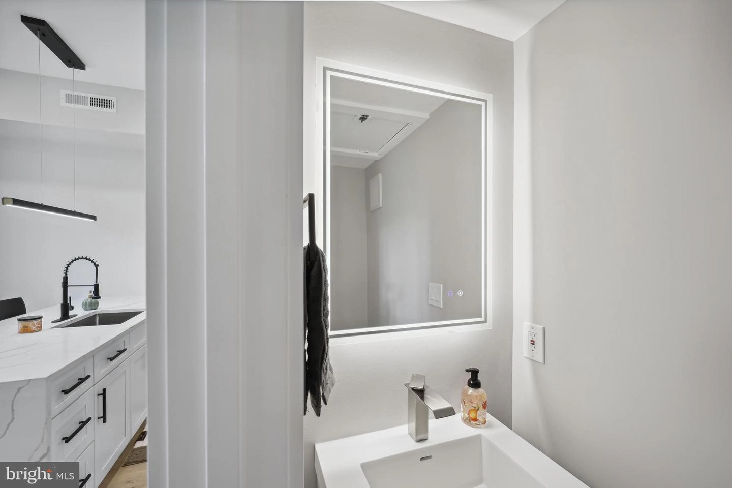 2213 M St NE #3, Washington, DC 20002 photo 8
