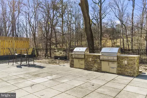 Exterior - 2737 Devonshire Pl NW #222, Washington, DC 20008 photo 2 of 7