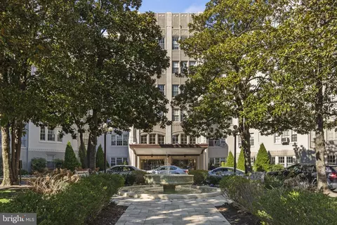 View/Area - 2737 Devonshire Pl NW #222, Washington, DC 20008 photo 1 of 3