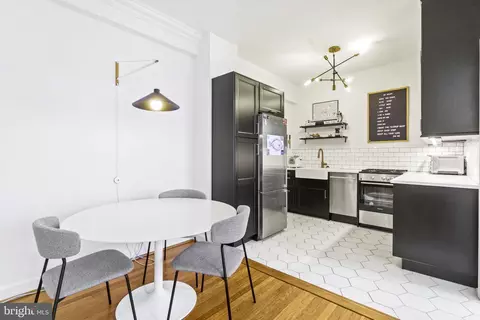 Kitchen - 2737 Devonshire Pl NW #222, Washington, DC 20008 photo 1 of 3