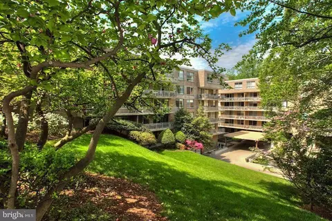 4100 Cathedral Ave NW #405, Washington, DC 20016