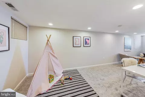 Bedroom - 535 Gresham Pl NW, Washington, DC 20001 photo 8 of 8