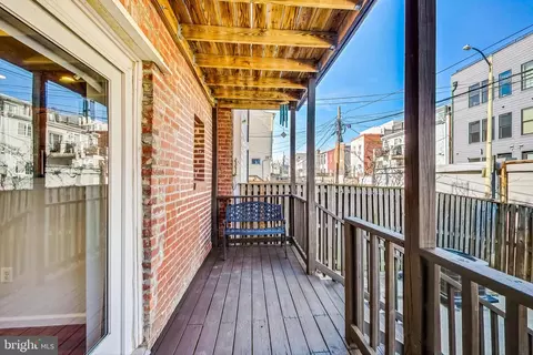 Exterior - 535 Gresham Pl NW, Washington, DC 20001 photo 4 of 9