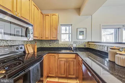 Kitchen - 535 Gresham Pl NW, Washington, DC 20001 photo 2 of 3