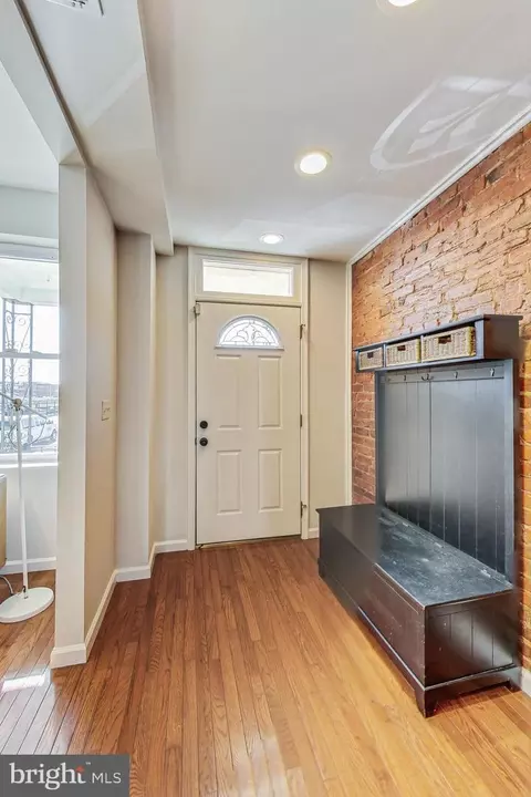 Entry Way - 535 Gresham Pl NW, Washington, DC 20001 photo 2 of 3