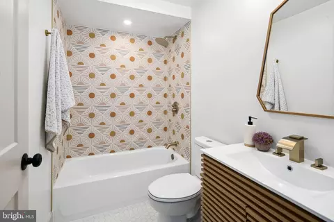 Bath - 1613 E Capitol St SE, Washington, DC 20003 photo 5 of 5