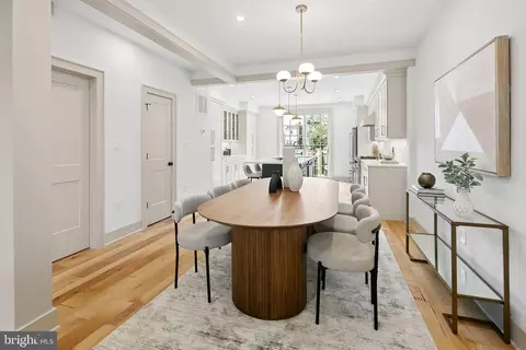 Dining - 1613 E Capitol St SE, Washington, DC 20003 photo 3 of 4