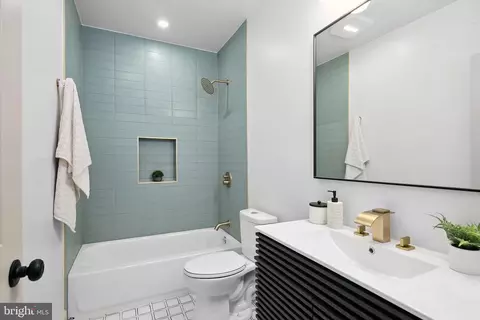 Bath - 1613 E Capitol St SE, Washington, DC 20003 photo 4 of 5