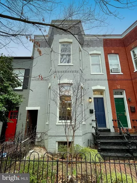211 6th St SE, Washington, DC 20003