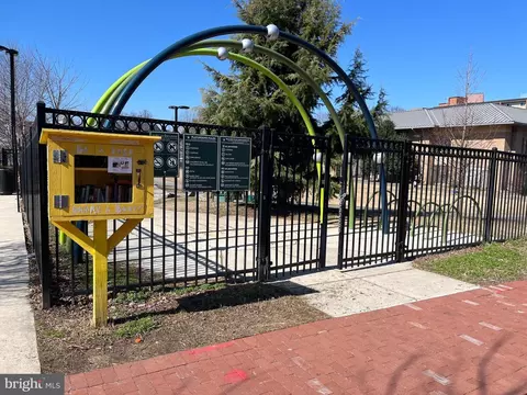 Exterior - 611 10th St NE, Washington, DC 20002 photo 5 of 5