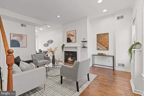 Living - 611 10th St NE, Washington, DC 20002 photo 1 of 7