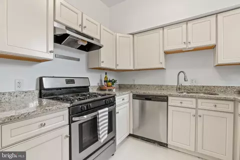 Kitchen - 611 10th St NE, Washington, DC 20002 photo 1 of 5