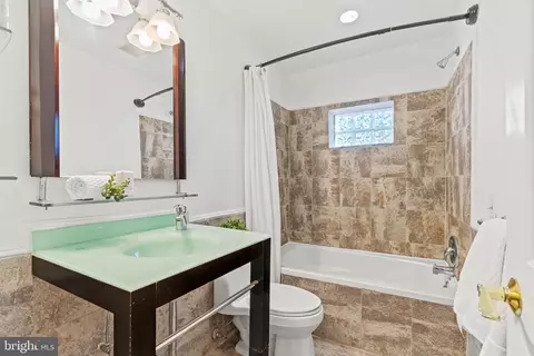 Bath - 611 10th St NE, Washington, DC 20002 photo 2 of 3