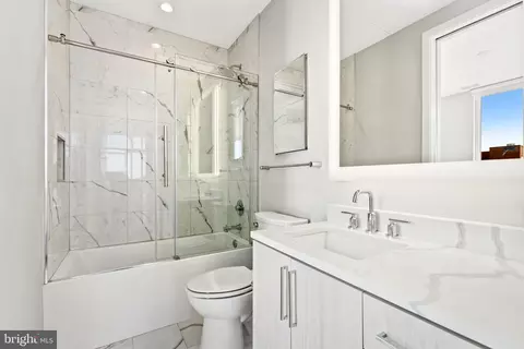 Bath - 646 H St NE #504, Washington, DC 20002 photo 2 of 3