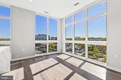Exterior - 646 H St NE #504, Washington, DC 20002 photo 2 of 5