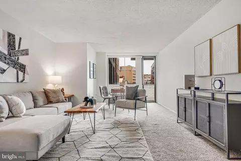 1325 18th St NW #301, Washington, DC 20036