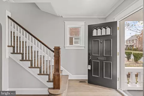 Entry Way - 600 Oglethorpe St NW, Washington, DC 20011 photo 2 of 3