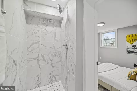 Bath - 600 Oglethorpe St NW, Washington, DC 20011 photo 3 of 5
