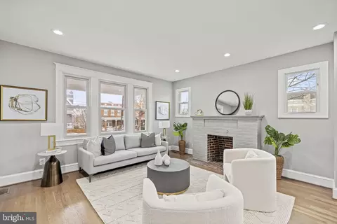Living - 600 Oglethorpe St NW, Washington, DC 20011 photo 4 of 7