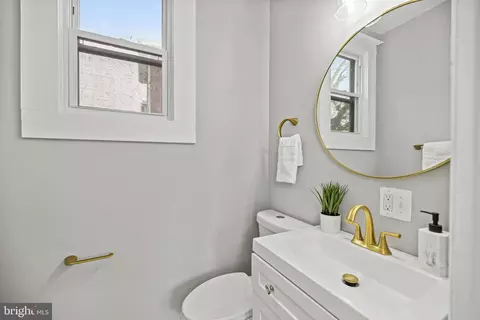 Bath - 600 Oglethorpe St NW, Washington, DC 20011 photo 1 of 5