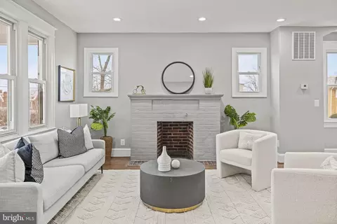 Living - 600 Oglethorpe St NW, Washington, DC 20011 photo 2 of 7