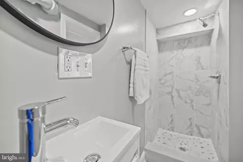 Bath - 600 Oglethorpe St NW, Washington, DC 20011 photo 2 of 5
