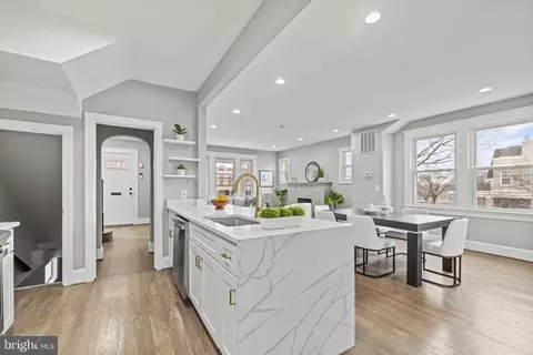 Kitchen - 600 Oglethorpe St NW, Washington, DC 20011 photo 5 of 5