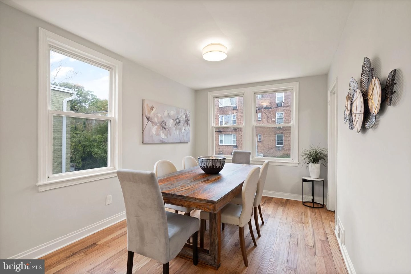 Dining - 4005 E Street St SE, Washington, DC 20019 photo 1 of 2